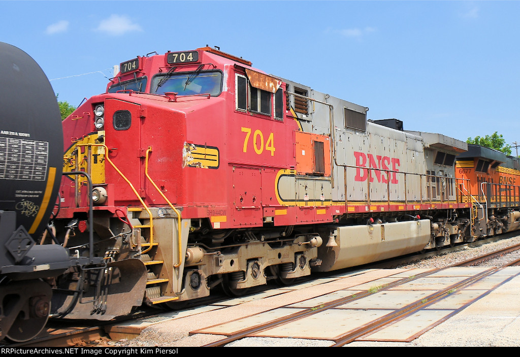 BNSF 704 Half of "SANTA FE" on Nose Gone (Replaced by Solid Red Crew Door)